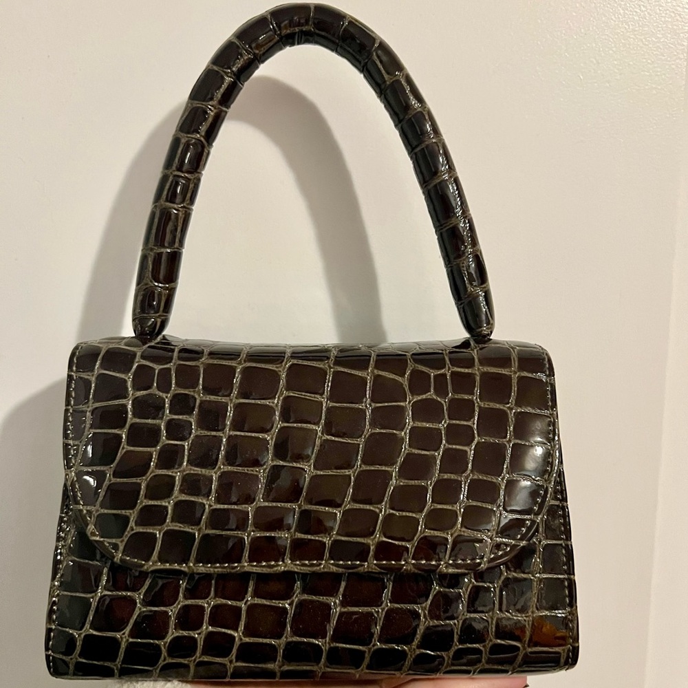 L’intervalle mini top handle bag in croc